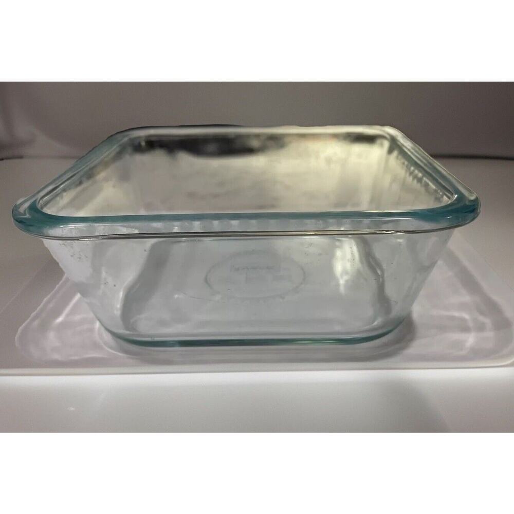 Pyrex 4 Cup 950 ML #8704 Blue Tint Square Glass Dish With Locking Lid - Picture 7 of 8